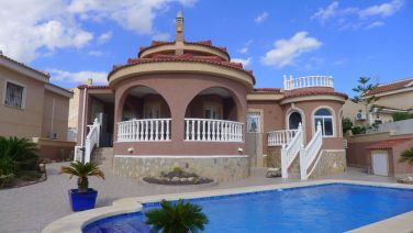 THE PENSION REFORM IN ENGLAND PUSHES UP THE SALE OF HOUSES IN THE COSTA BLANCA.